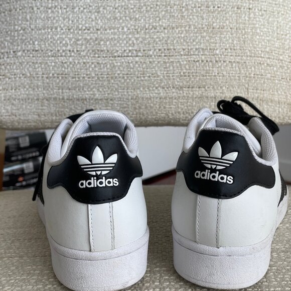 Adidas White Superstars Men’s 10 - Picture 4 of 8